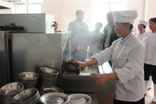 飲食服務(wù)中心舉辦餐具洗消人員集中培訓(xùn)活動(dòng)，筑牢住宿餐飲安全防線
